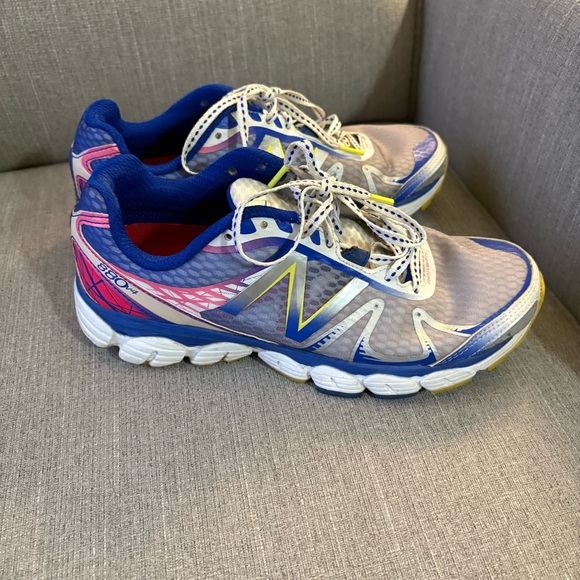 New Balance Women’s 880v4 Fresh Foam Running Shoes Blue And Pink - Size 8 - Picture 1 of 8